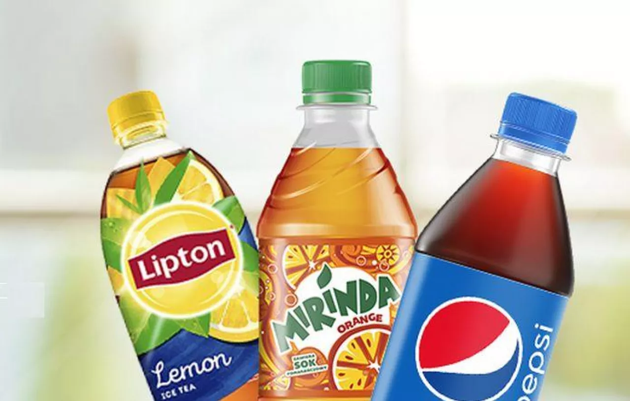 Butelki napojów koncernu PepsiCo (PepsiCo)