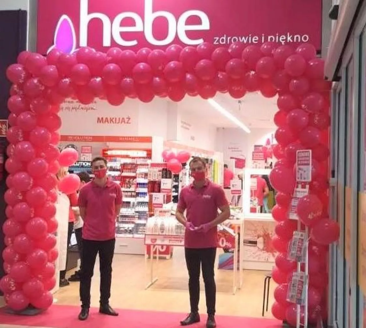 Nowy sklep Hebe w centrum handlowym Carrefour w Starogardzie Gdańskim (Carrefour Polska)