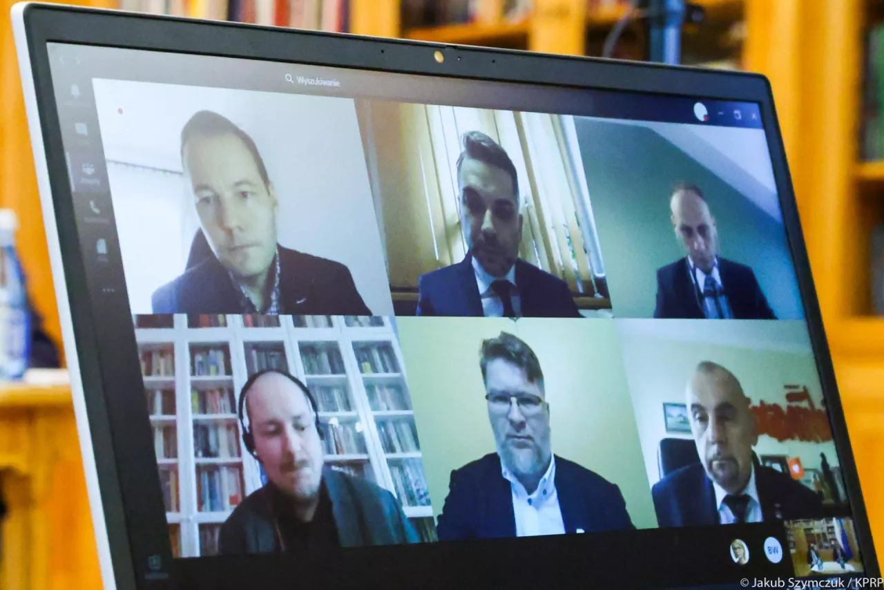Podczas telekonferencji przedstawiciele związków zawodowych przedstawili swoje postulaty (prezydent.pl)
