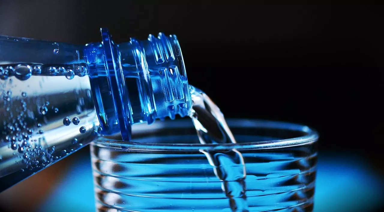 Woda butelkowana (pixabay)