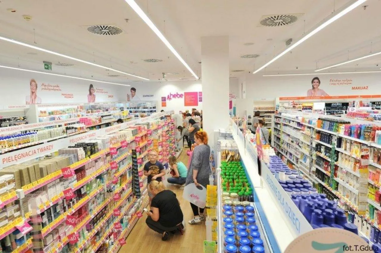 Największe sieci drogeryjne otwierają nowe sklepy, spada liczba tradycyjnych sklepów kosmetycznych  (materiały prasowe )