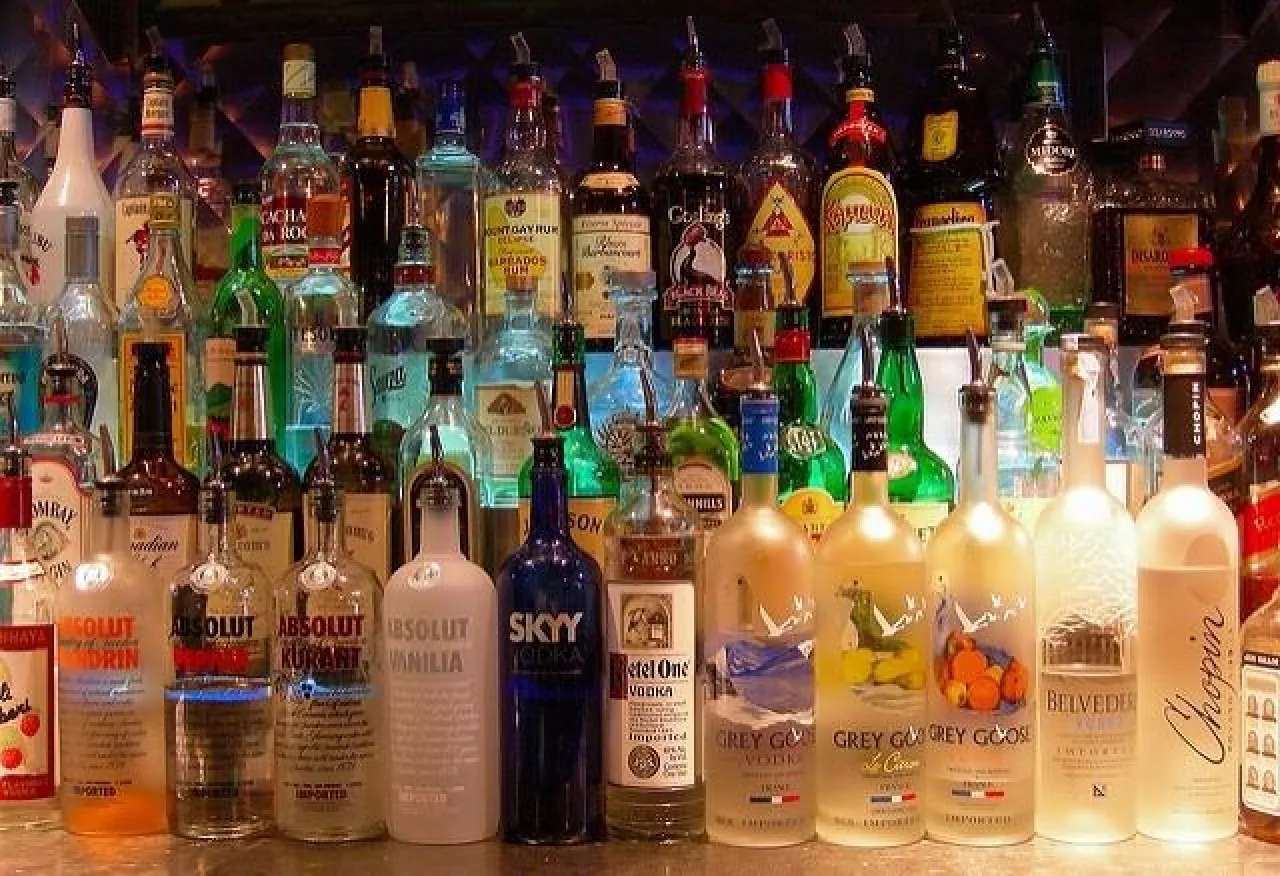 W czasie pandemii sprzedaż alkoholi nie wzrosła tak, jak się spodziewano (fot. Flickr/E.Land, na lic. CC BY-2.0) ()