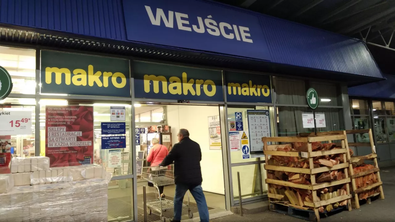 Sklep Makro (wiadomoscihandlowe.pl/AK)