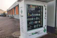 Automat PharmaShop24 w Siedlcach (fot. wiadomoscihandlowe.pl)