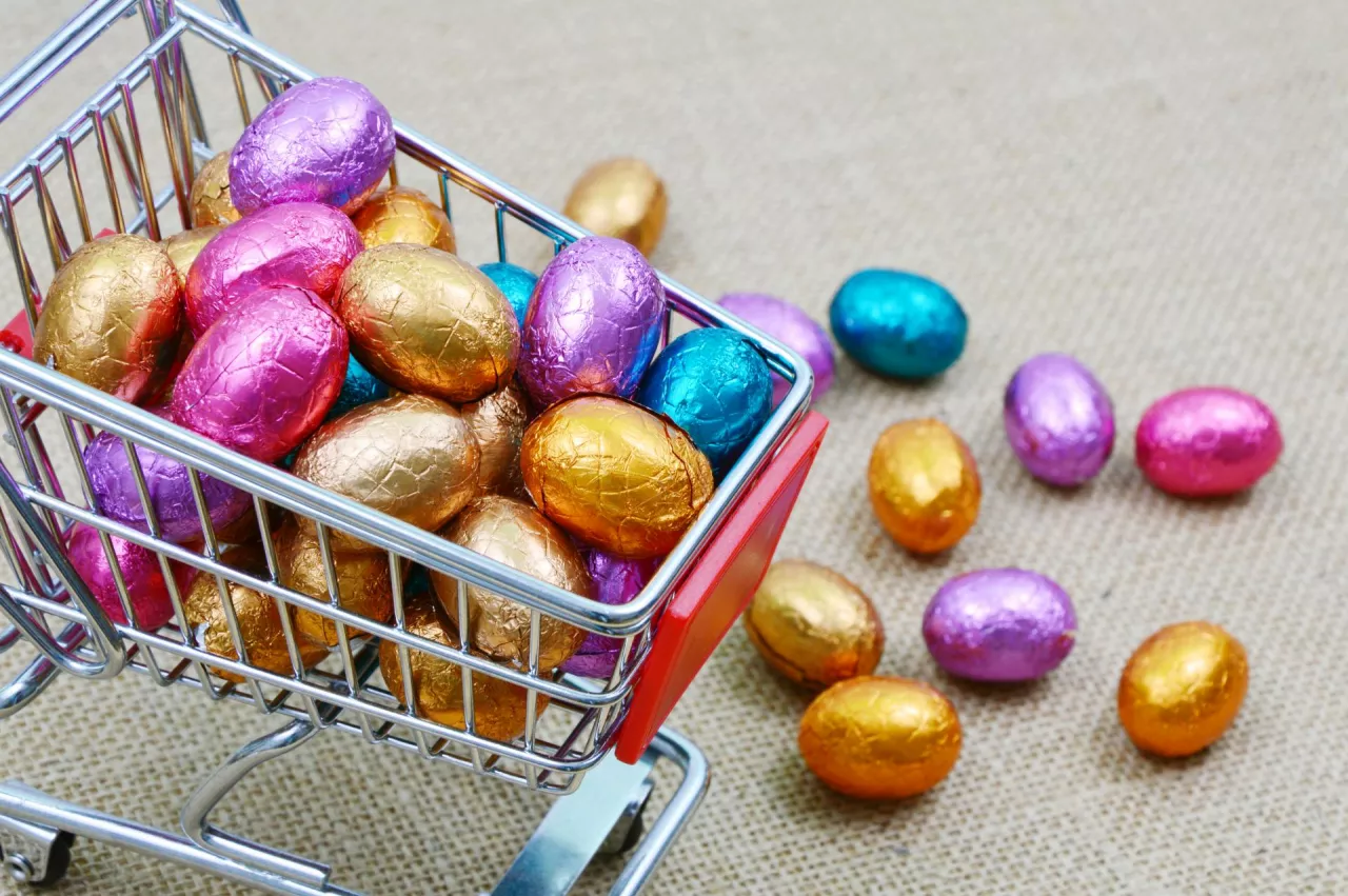 Polscy konsumenci chcą sypnąć groszem na Wielkanoc (Shutterstock)