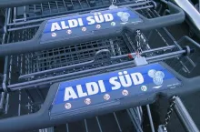 Wózki przed sklepem Aldi Sud w Niemczech, fot. Licencja Creative Commons / Salino01 ()