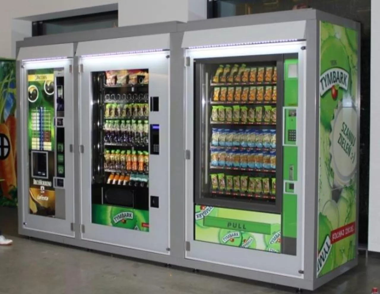 Automat vendingowy firmy Maspex (Maspex Wadowice)