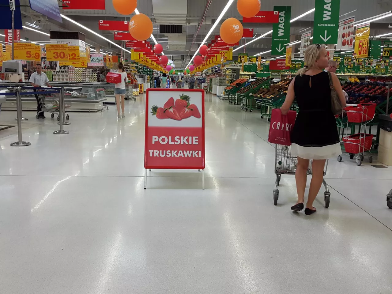 Na zdj. hipermarket Auchan w Łomiankach (fot. wiadomoscihandlowe.pl)