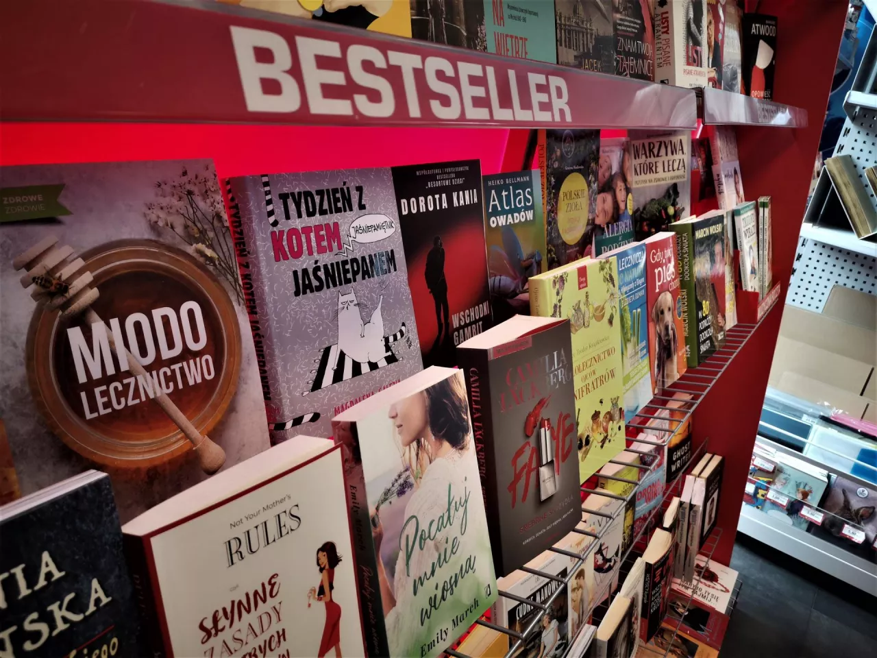 Coraz chętniej kupowane w sieci Poczty Polskiej są książki (fot. Poczta Polska)