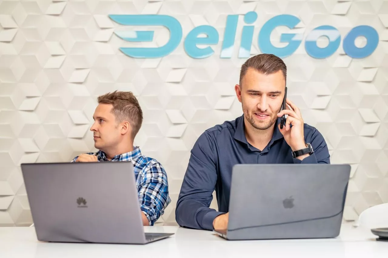 DeliGoo to firma technologiczna, zajmująca się logistyką miejską (mat. prasowe)