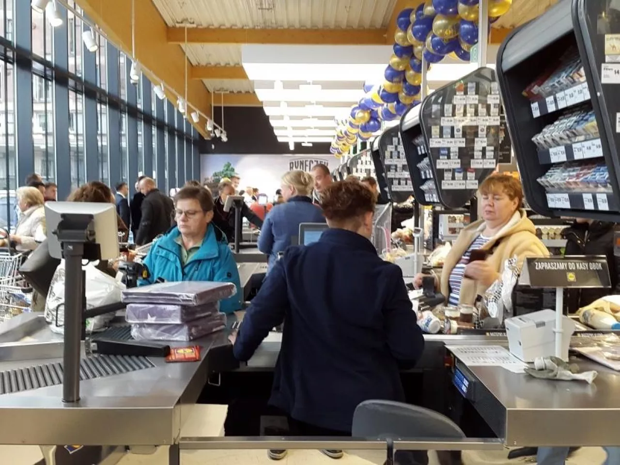 Brak rąk do pracy to wyzwanie dla wielu sklepów w Polsce (fot. wiadomoscihandlowe.pl/zdjęcie ilustracyjne)