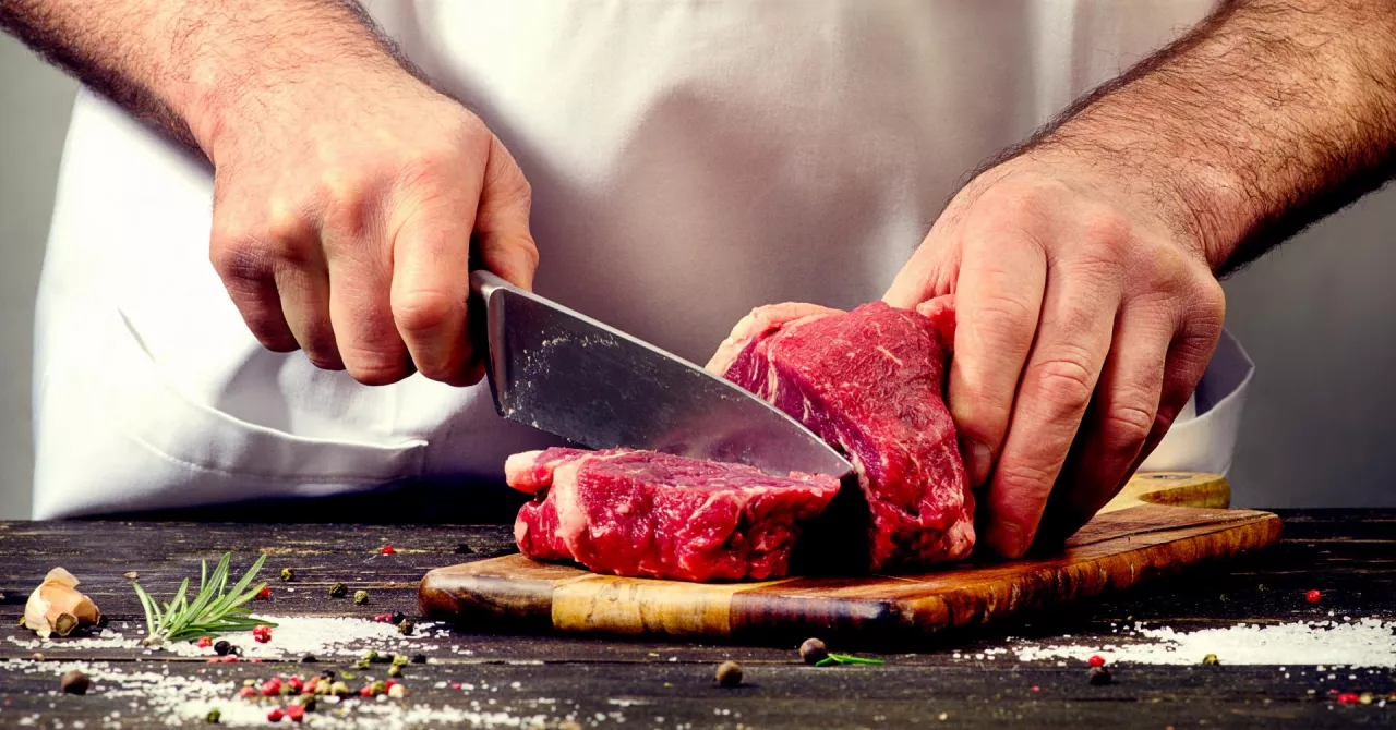 Czy jest szansa na zakaz reklamowania mięsa? (Shutterstock)