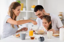 Nawet dzieci wiedzą, że śniadanie to najważniejszy posiłek w trakcie dnia (fot. Shutterstock)