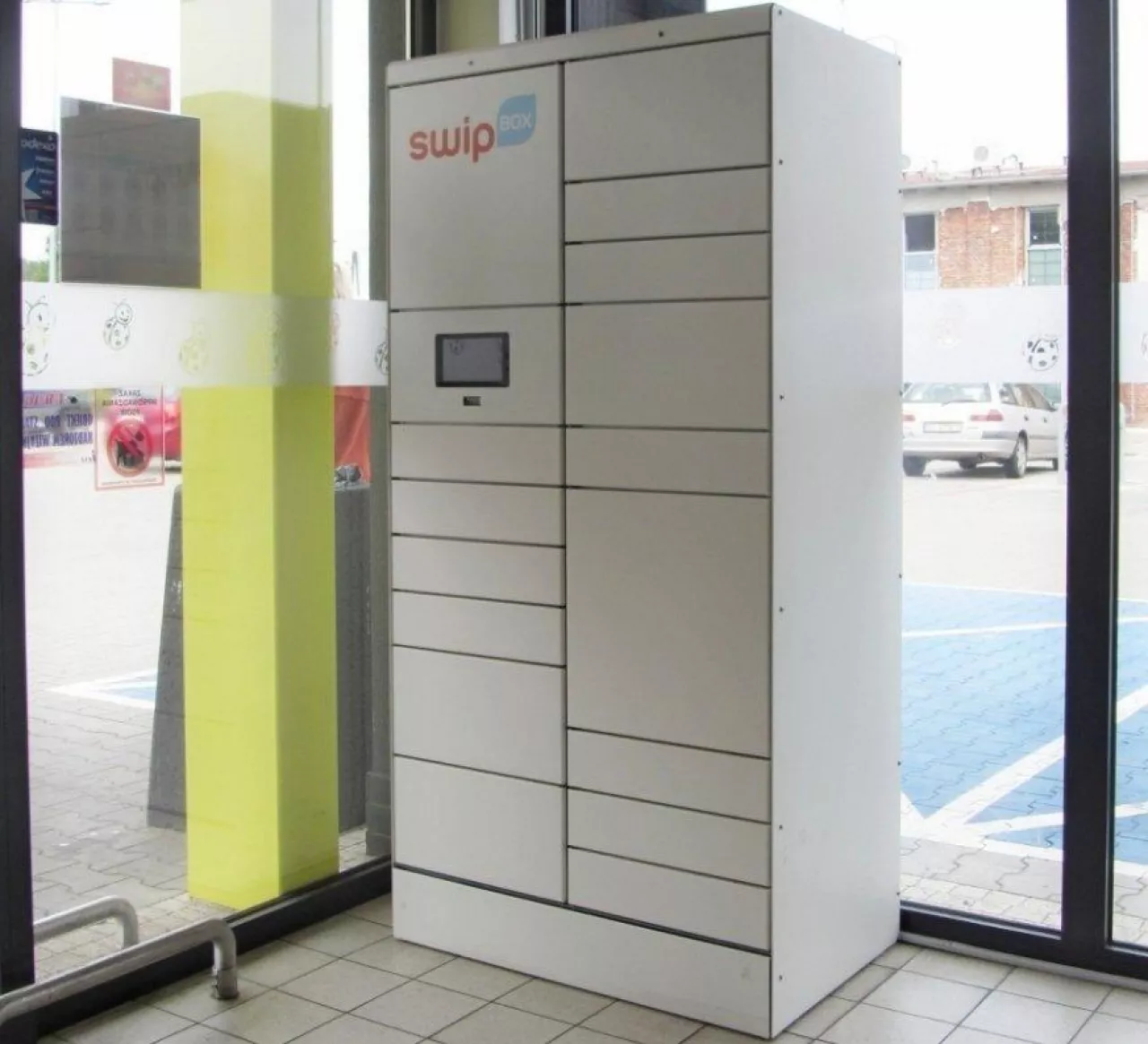 Automat SwipBox (fot. Konrad Kaszuba)