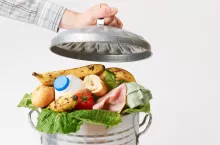 Na świecie rocznie wyrzucana jest 1/3 produkowanej żywności (Shutterstock)