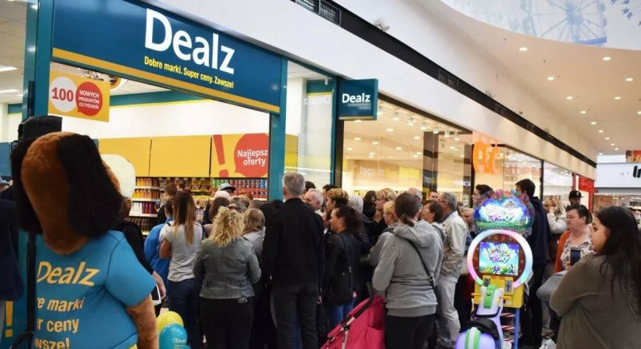 Na zdj. otwarcie jednego ze sklepów sieci Dealz w Polsce (fot. materiały prasowe, Dealz)