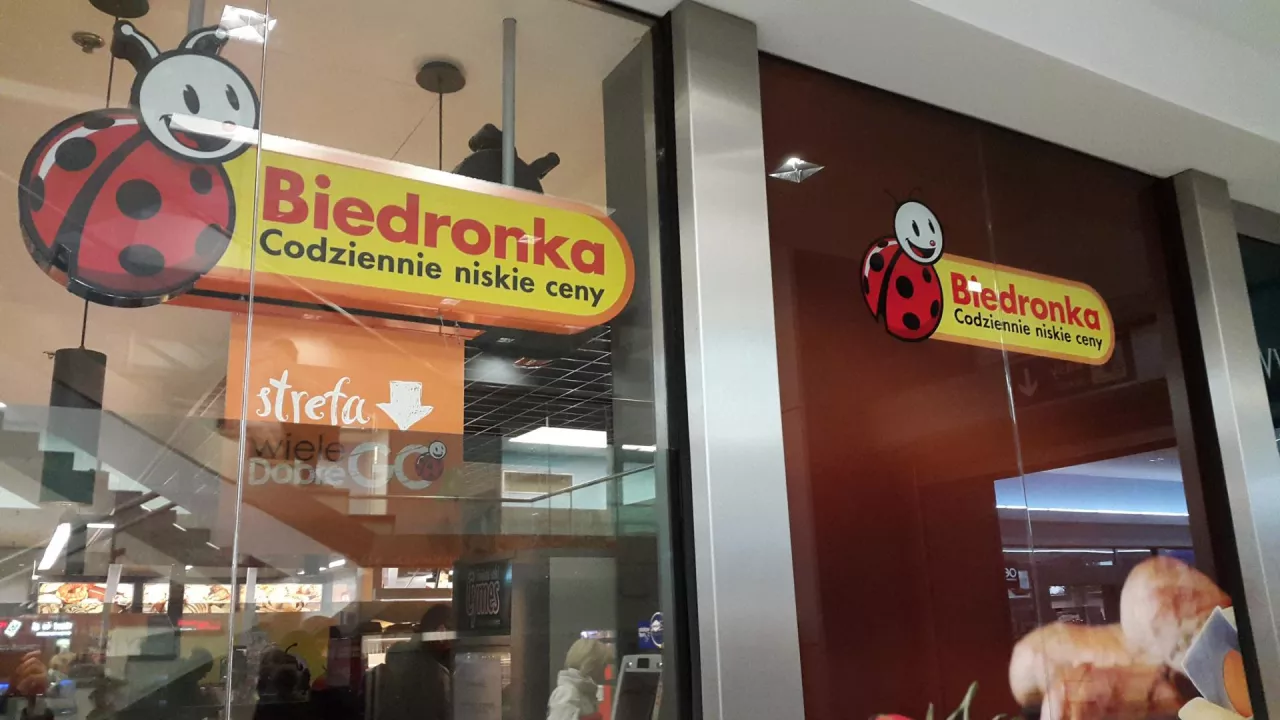 Na zdj. Biedronka na dworcu w Krakowie (fot. wiadomoscihandlowe.pl)
