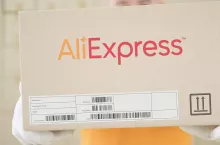 Przesyłka z AliExpress (Shutterstock)