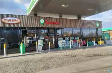 Sklep Easy Auchan na stacji paliw w Krakowie (Auchan Retail Polska)