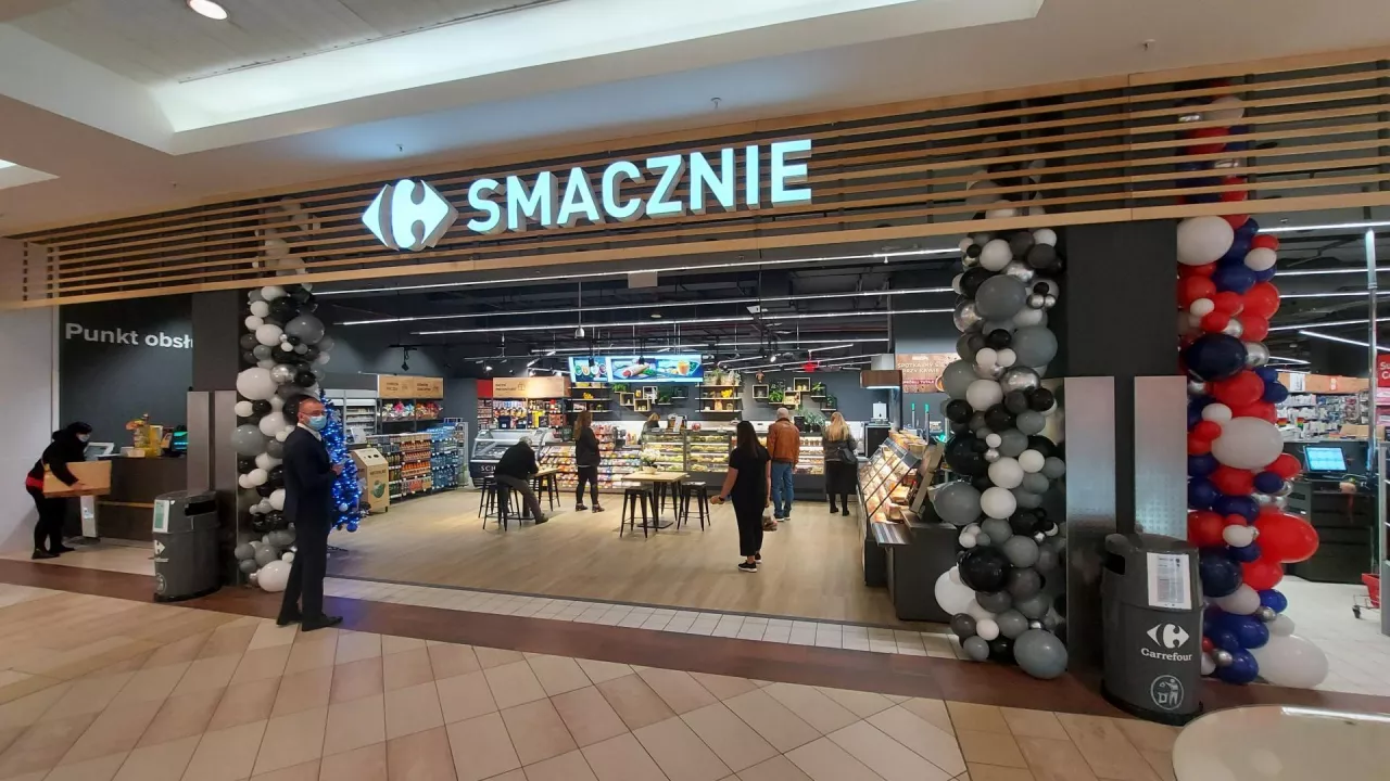 Nowa strefa Smacznie w hipermarkecie Carrefour w Galerii Mokotów (fot. wiadomoscihandlowe.pl)