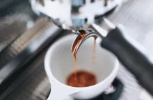 Polacy wydali w rok ponad 3 mld zł na kawę (Shutterstock)