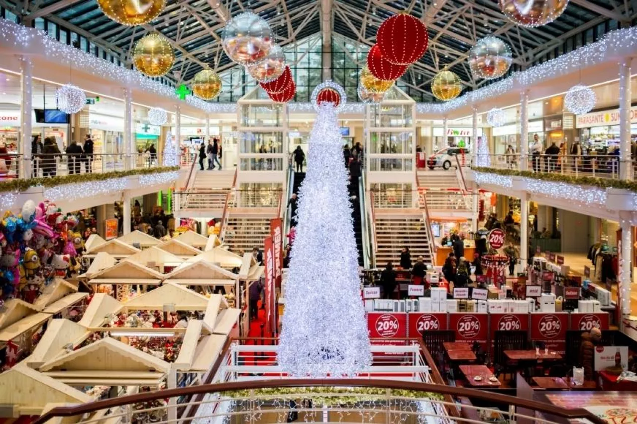Ostatnie dni przed Bożym Narodzeniem to zawsze najbardziej intensywny okres w handlu (fot. Pexels/CC0)
