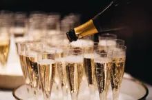 szampan (Unsplash.com)