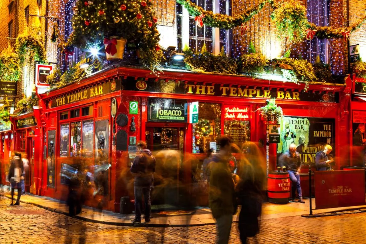 Pub Temble Bar w Dublinie (Shutterstock)