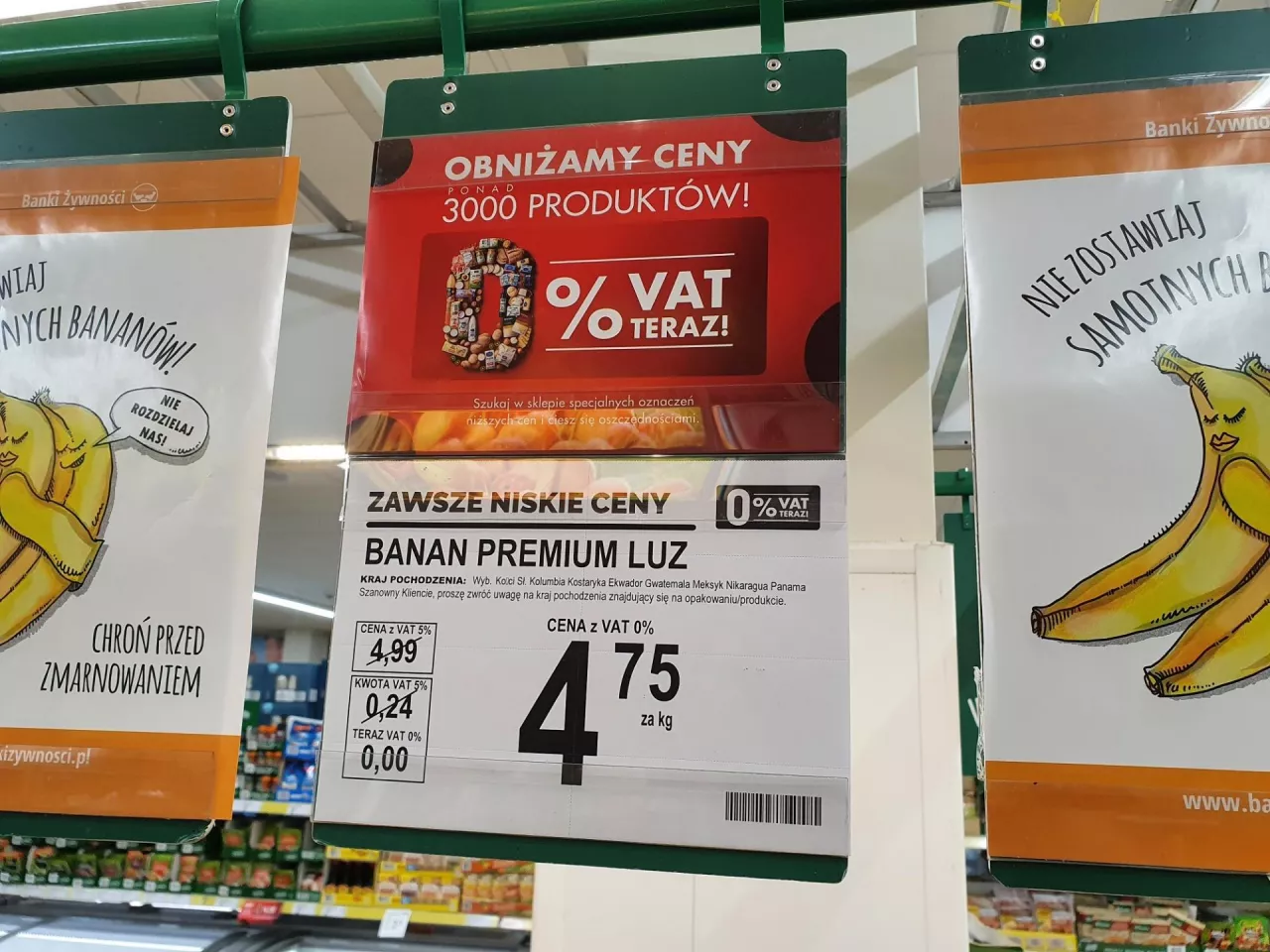 Nowe etykiety w Biedronce pokazują ceny zarówno z 0 proc. jak i z 5 proc. VAT-em (fot. wiadomoscihandlowe.pl)