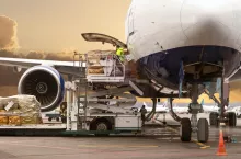 Widmo paraliżu dostaw lotniczych (shutterstock)