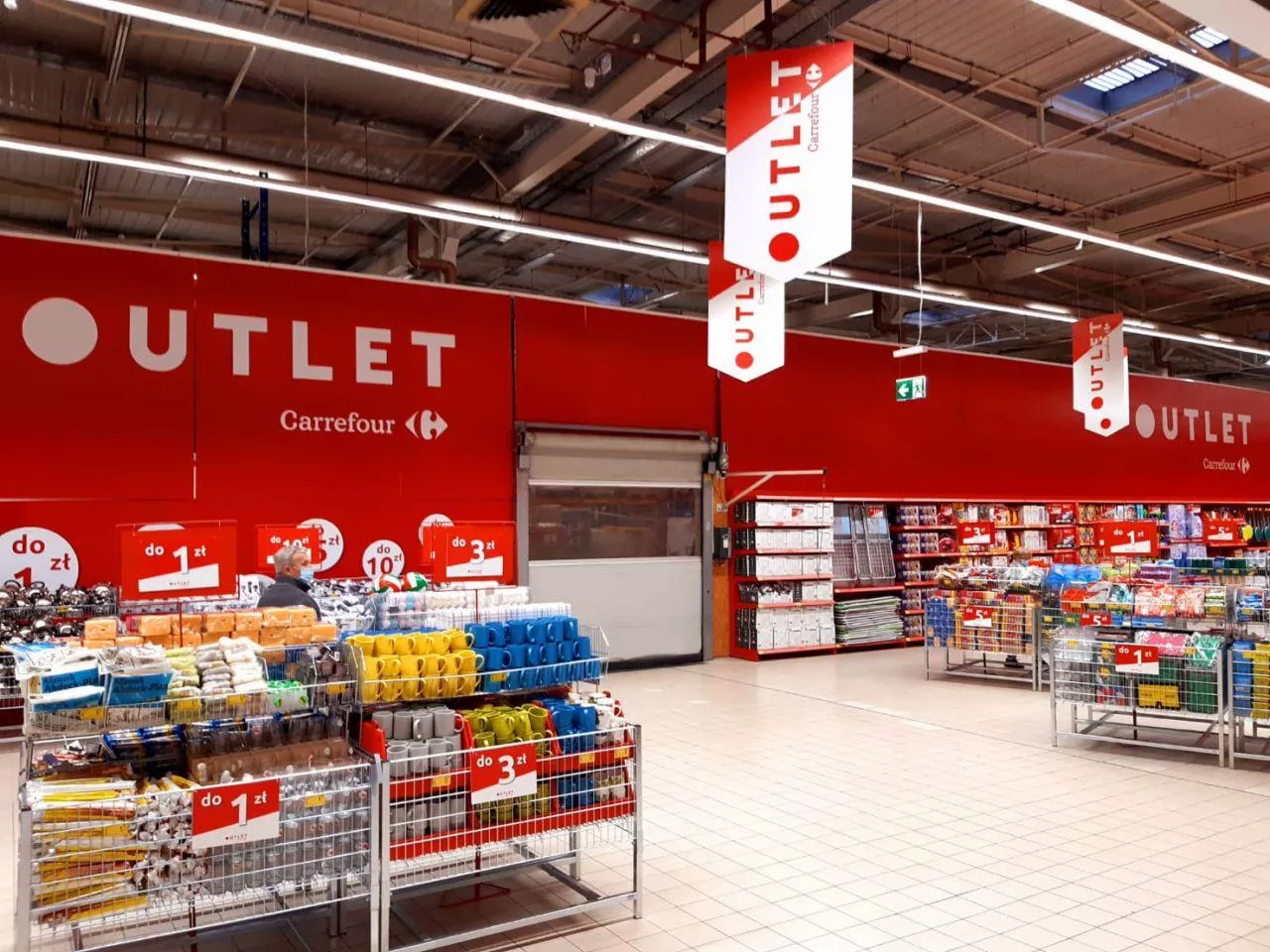 Carrefour Outlet - koncept wyprzedażowy wdrażany w hipermarketach i supermarketach Carrefour w Polsce (Carrefour Polska)
