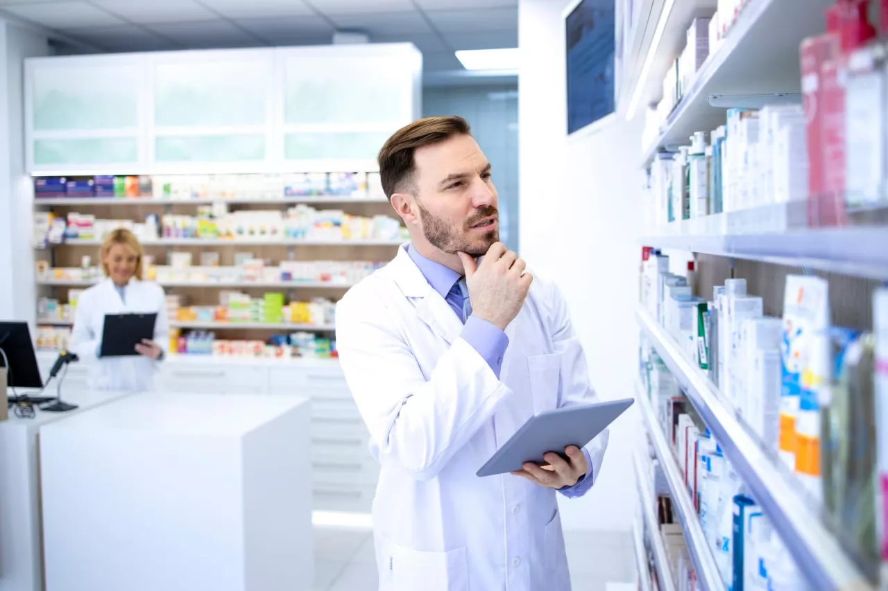 UOKiK podejrzewa zmowę cenową hurtowni farmaceutycznych (Shutterstock)