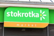 Logo sieci sklepów Stokrotka (Shutterstock)