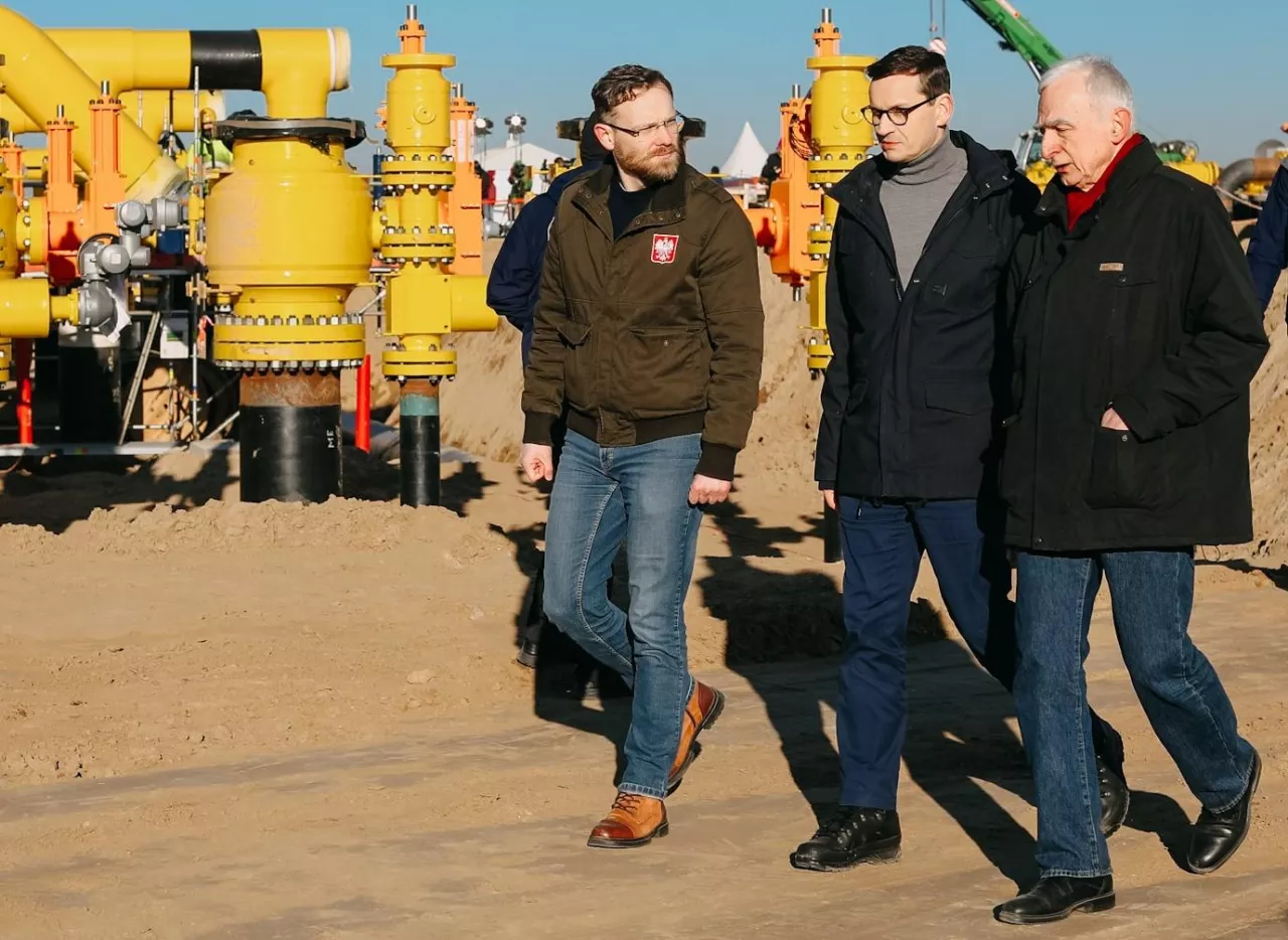 Premier Mateusz Morawiecki na terenie budowy gazociągu Baltic Pipe (KPRM)