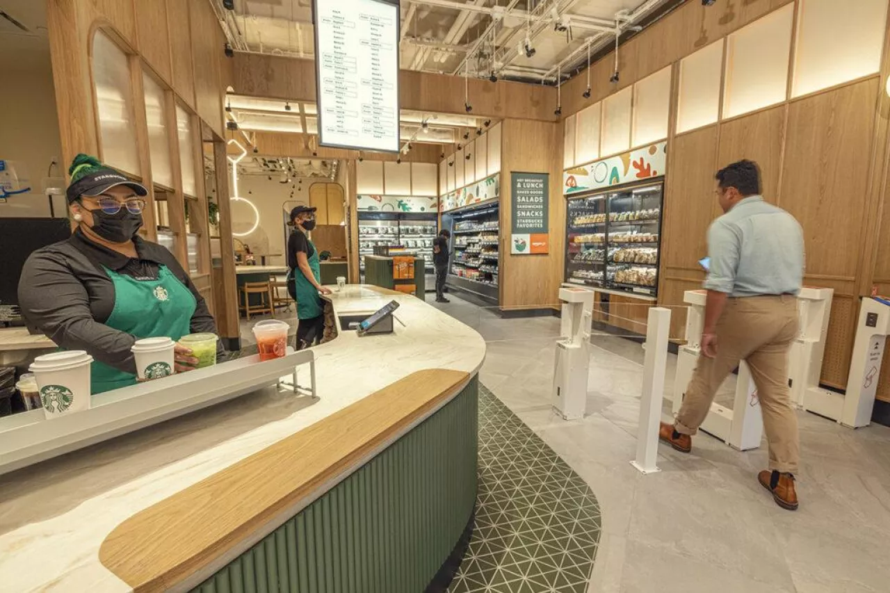 Starbucks Pickup i Amazon Go współpracują przy uruchomieniu nowej koncepcji sklepu w Nowym Jorku (Starbucks)