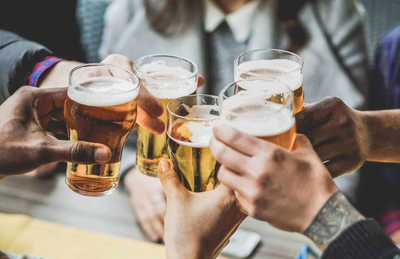 Od kilku lat traci też ulubione piwo Polaków – alkoholowy lager. (Shutterstock)