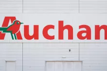 Na zdj. hipermarket Auchan (fot. Longfin Media / Shutterstock.com)