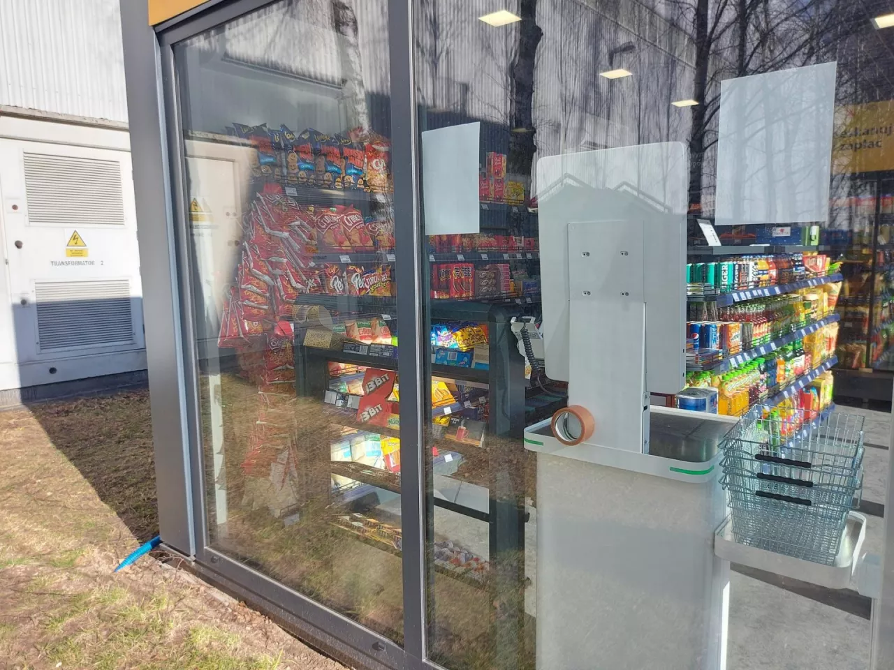 Na zdj. pilotażowy mobilny sklep samoobsługowy ATS Technology (fot. wiadomoscihandlowe.pl)