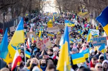 Warszawa, 26 lutego 2022. Protest przeciwko wojnie na Ukrainie i inwazji Rosji (Shutterstock)