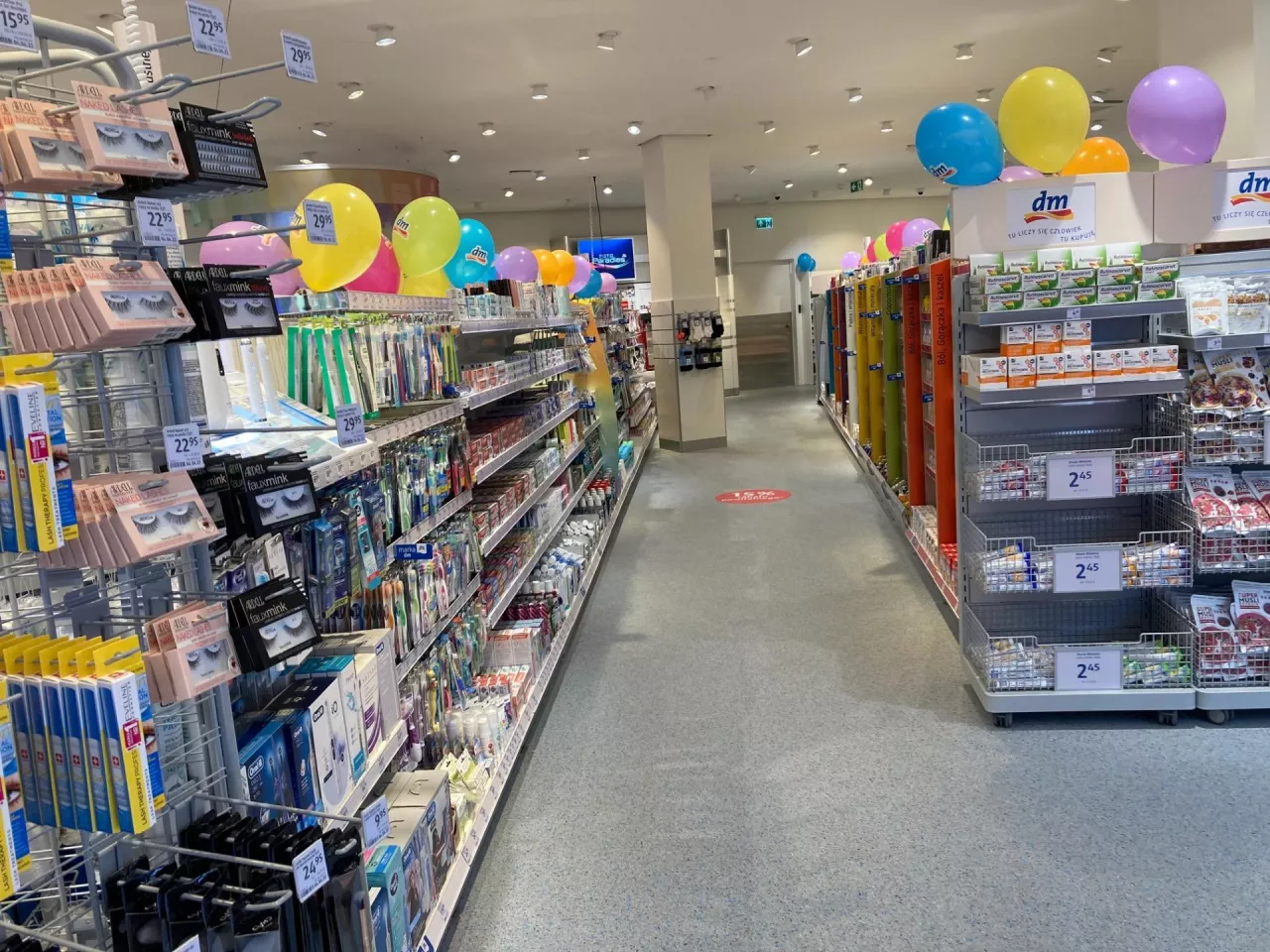 Pierwszy sklep niemieckiej sieci dm otwarto we Wrocławiu (wiadomoscikosmetyczne.pl)