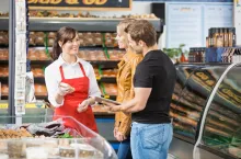 Ranking Równi w Biznesie sprawdza, w jaki sposób producenci traktują polskie sklepy lokalne (materiał partnera)