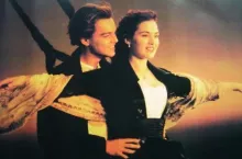Plakat kinowy z filmu Titanic z Leonardo Dicaprio i Kate Winslet (todocoleccion.net)