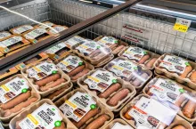 Podczas kongresu Retail Trends będzie można spotkać przedstawicieli wielu firm produkujących zamienniki mięsa/zdjęcie ilustracyjne (fot. Sundry Photography / Shutterstock)
