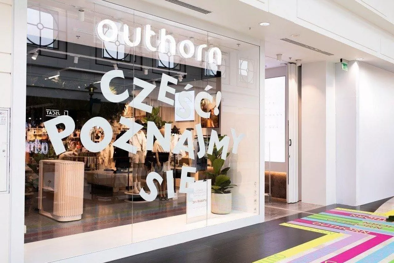 Wraz z otwarciem flagowego sklepu w stolicy firma OTCF rozpoczęła kampanię reklamową marki Outhorn z udziałem Natalii Szroeder (fot. materiały prasowe)