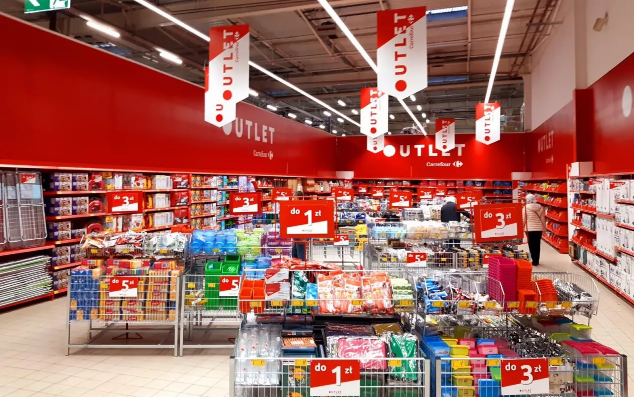 Carrefour Outlet - nowy koncept wyprzedażowy w hipermarketach Carrefour w Polsce (Carrefour Polska)