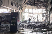 Uszkodzony sklep Leroy Merlin w Kijowie (fot. za: twitter.com/den_kazansky)