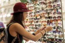 UOKiK skontrolował okulary przeciwsłoneczne (Shutterstock)