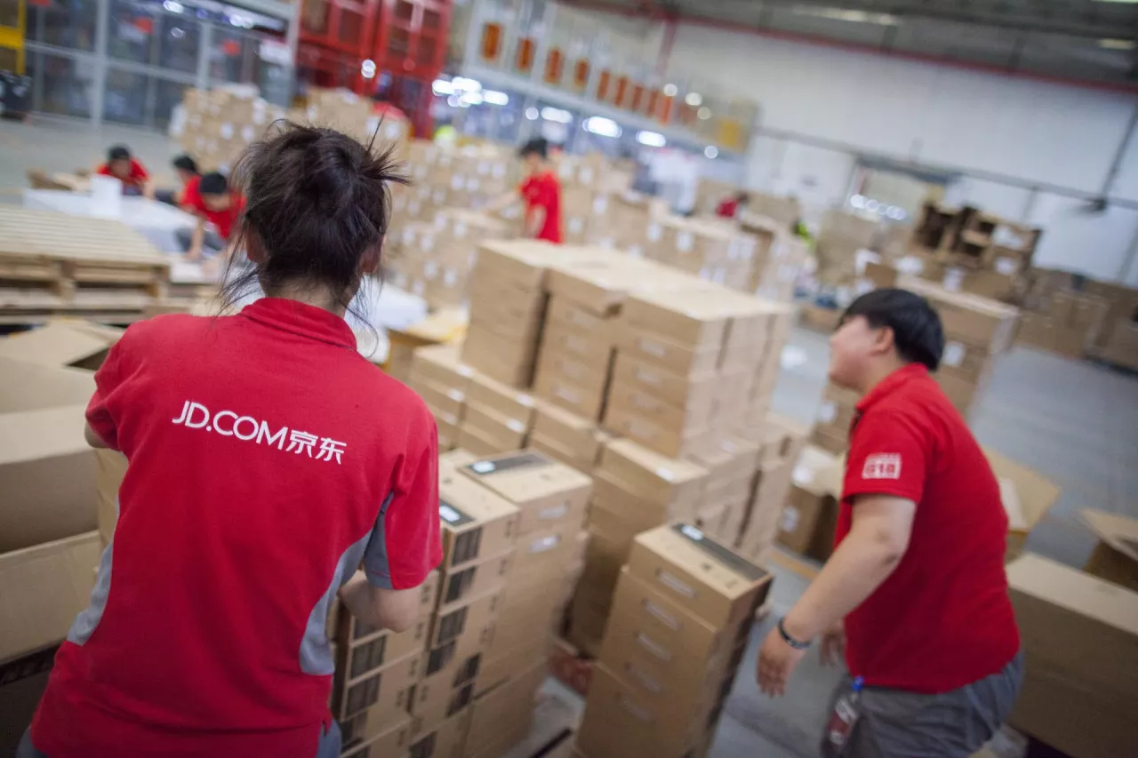 Chińska firma JD.com dysponuje obecnie ok. 80 magazynami celnymi i dystrybucyjnymi na świecie. Jeden z nich znajduje się w Polsce (fot. Shutterstock.com)