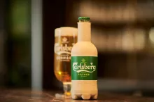 Carlsberg testuje ekologiczną butelkę Fibre Bottle (mat. prasowe Carlsberg)