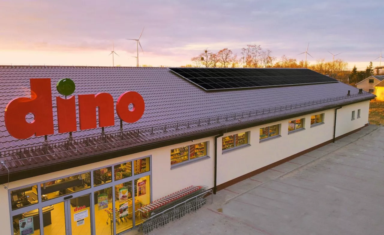 Instalacje fotowoltaiczne na dachach sklepów Dino (Esoleo)
